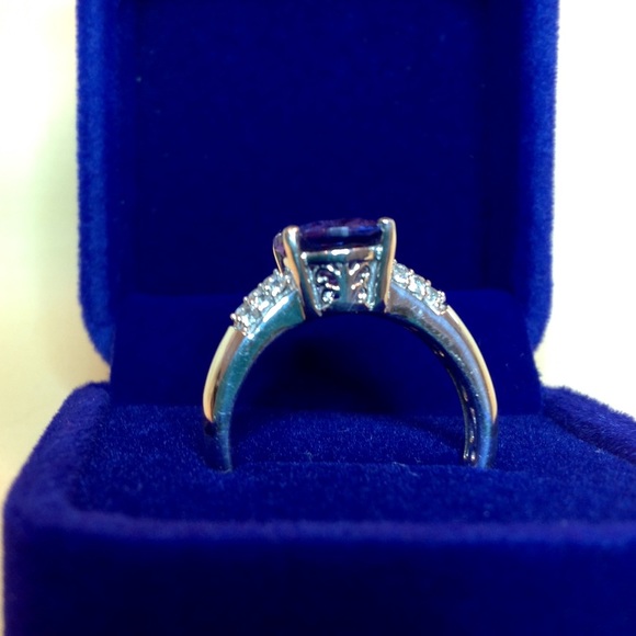 Color Change Fluorite & Zircon Ring  4.50 Cts